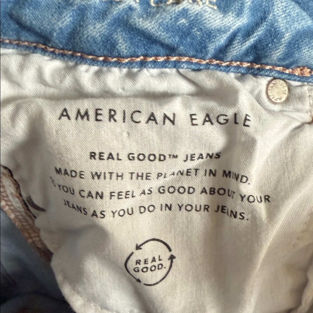 American Eagle Outfitters Light Blue Distressed Straight Leg Jeans, size 8 - Picture 8 of 9